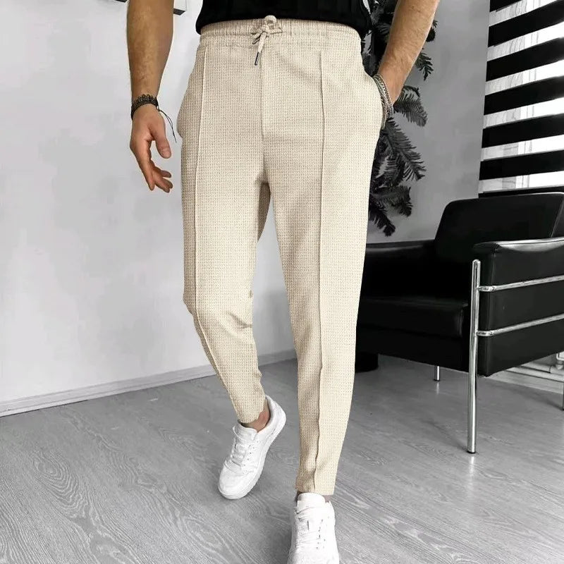 Pantalon gaufré de couleur unie pour homme